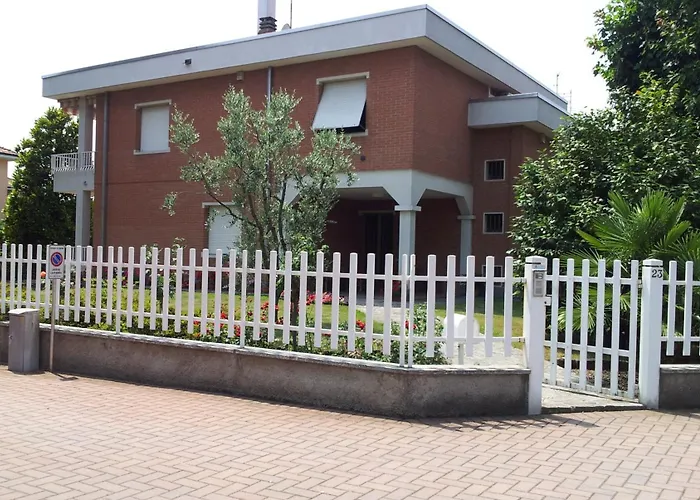 Bed & Breakfast Groane 3*